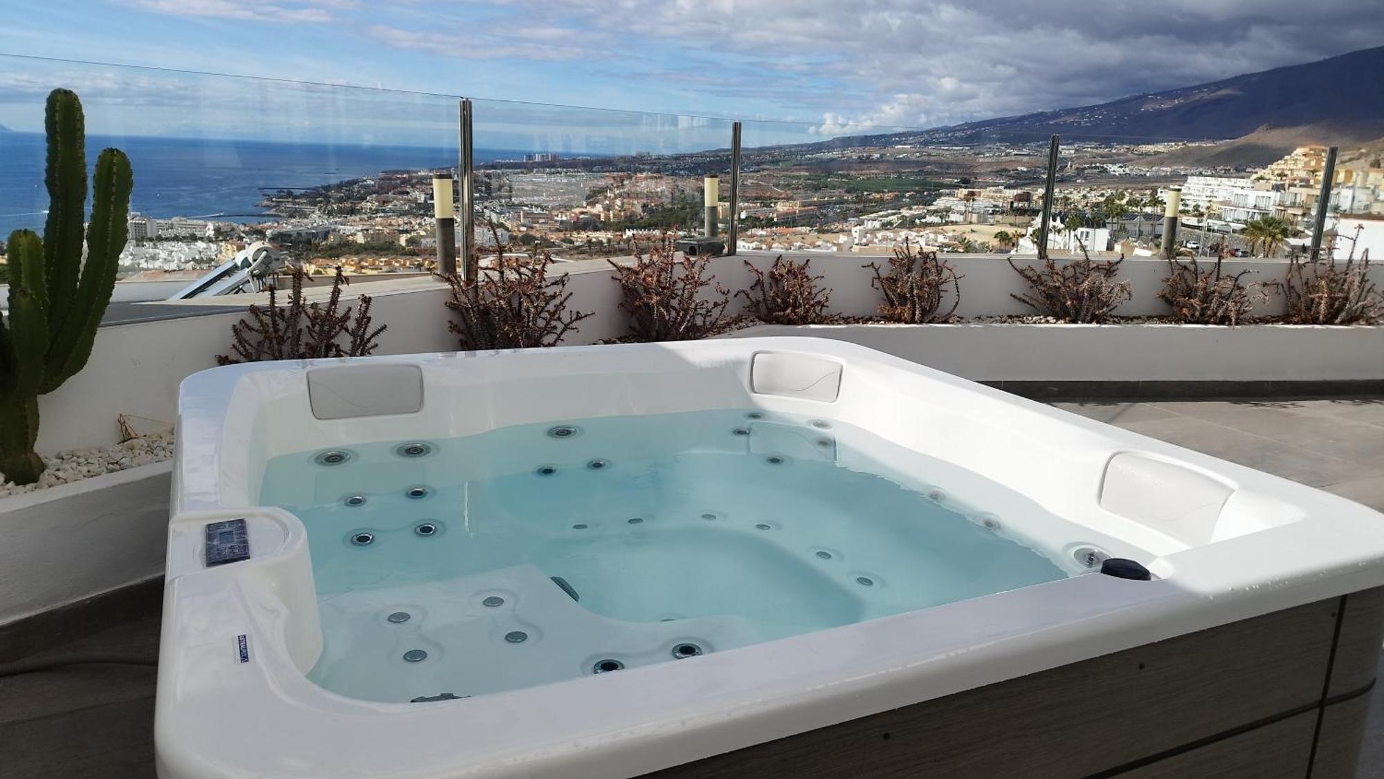 Sunset White Villa - Ocean View, Jakuzzi, Heated Pool, Air-Conditioning, Grill Playa de las Americas  Exterior foto