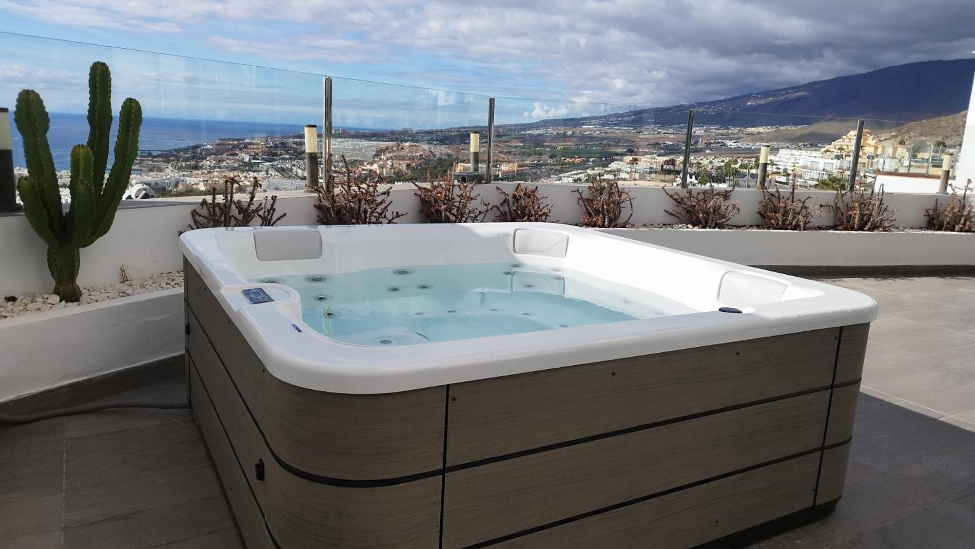 Sunset White Villa - Ocean View, Jakuzzi, Heated Pool, Air-Conditioning, Grill Playa de las Americas  Exterior foto